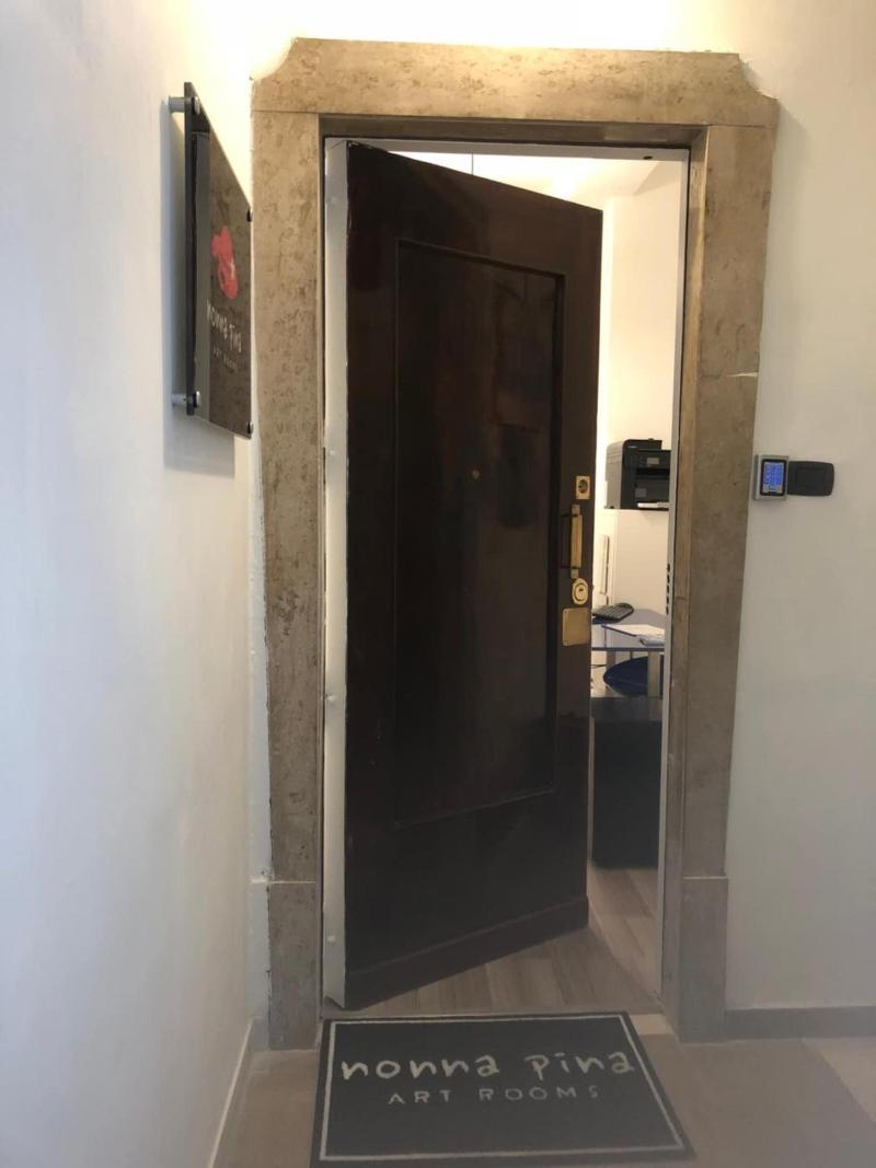 Nonna Pina Art Bed & Breakfast Naples